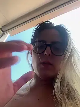 Stripchat Best live sex cam show of dolcehelena993