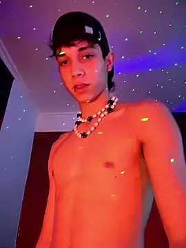 Stripchat Sex Chat of RoughDiamond_
