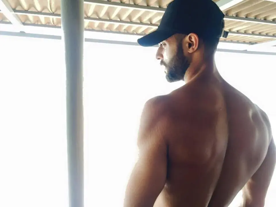 BrownGuyLiftsss