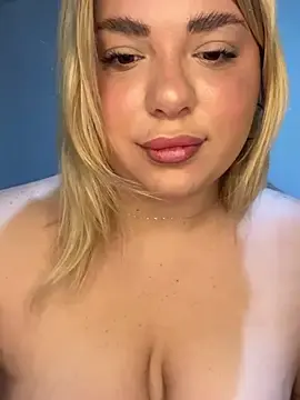 Stripchat Nude Webcam of cutestsnoww
