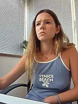 Stripchat Sex Chat of lucie_mehott