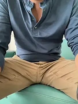 Stripchat Live Sex Cam of hotcuteguy_xxx1