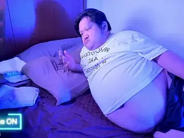 Stripchat Live Sex Cam of ChubbyBEAR039