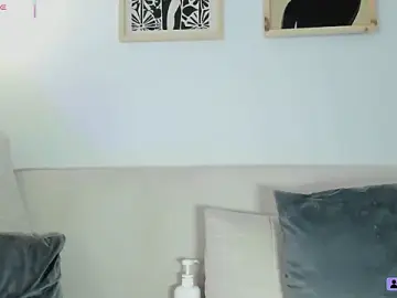 Stripchat Live Sex Cam of Chloe_Morgans