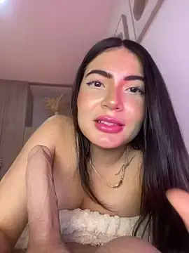 Stripchat Adult Webcam of Mia_222