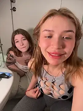Stripchat Sex Chat of FlashTitsRoyal
