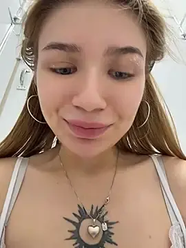 Stripchat Live Sex of FlashTitsRoyal