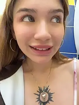 Stripchat Adult Webcam of FlashTitsRoyal