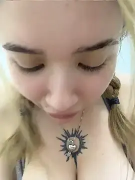 Stripchat Live Porn of FlashTitsRoyal