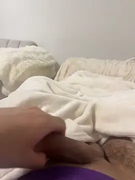 Stripchat Free Live Porn of BIGGCOCK20CM