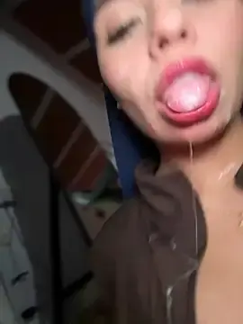 Stripchat Sex Cam of lalilamassu1