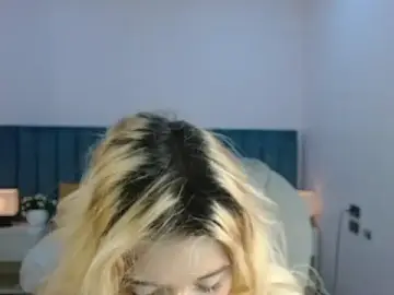 Stripchat Live Porn of april_bunnyy