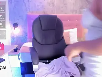 Stripchat Sex Cam of brithanycampbell