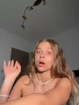 Stripchat Sex Cam of BabyAnais