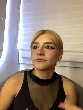 Stripchat Live Sex Cam of ivy-777