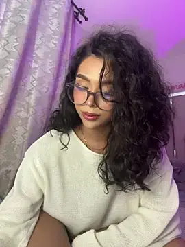 Stripchat Free Porn Cam of Samantha_Bernardo