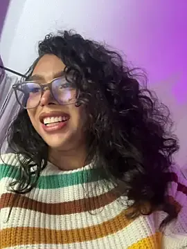 Stripchat Free Live Porn of Samantha_Bernardo
