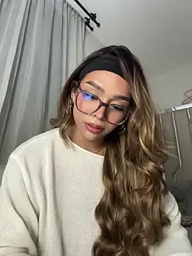 Stripchat Sex Cam of Samantha_Bernardo