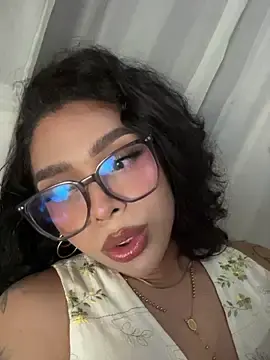 Stripchat Live Sex Cam of Samantha_Bernardo