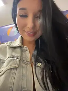 Stripchat Free Porn Cam of Tisha_Busty