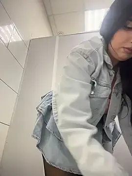 Stripchat Free Porn Cam of Tisha_Busty