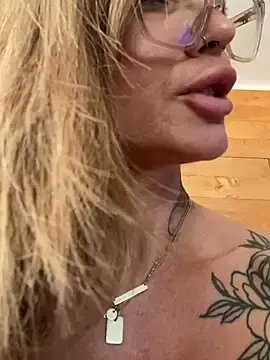 Stripchat Live Sex Cam of Etwas_neugierig