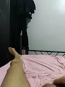 Stripchat Live Sex Cam of JoyousArray85