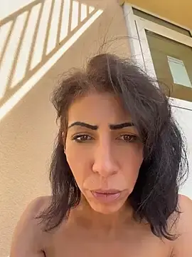 Stripchat Live Sex Cam of Yasmiinee