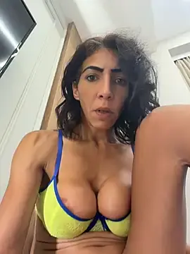 Stripchat Watch Live Sex Cams of Yasmiinee