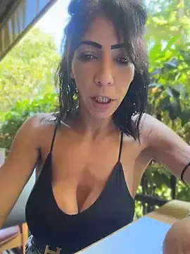 Stripchat Live Sex Cam of Yasmiinee