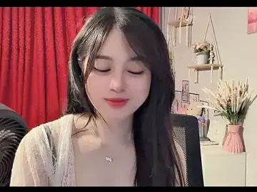 Stripchat Live Porn of Bee-Cherry