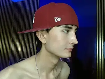 Stripchat Live Sex Cam of Eidan_tay