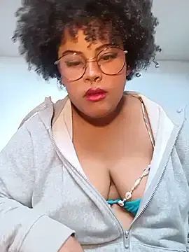 Stripchat Free Live Porn of Lolacurly69
