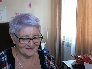 Stripchat Live Sex Cam of Sandra_Snowflake