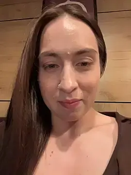 Stripchat Sex Cam of Holly_Play