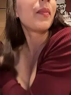 Stripchat Adult Webcams of Holly_Play