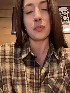 Stripchat Live Sex Cam of Holly_Play
