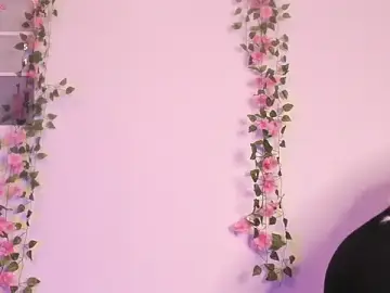 Stripchat Sex Cam of Luna-Chann