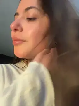 Stripchat Live Sex Cam of sukhakunis1