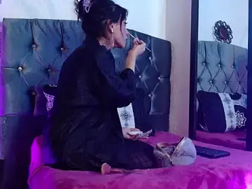 Stripchat Live Porn of Henutmire_Rossi