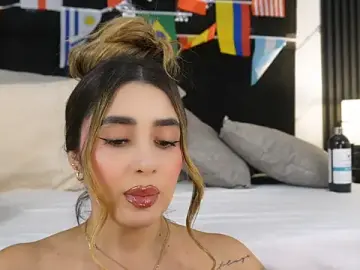 Stripchat Free Live Porn of Annyy_Rosse