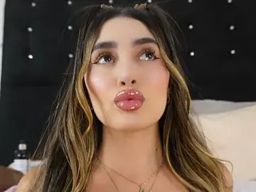 Stripchat Free Live Porn of Annyy_Rosse
