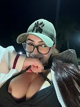 Stripchat Live Sex Cam of Natha_Fantasy