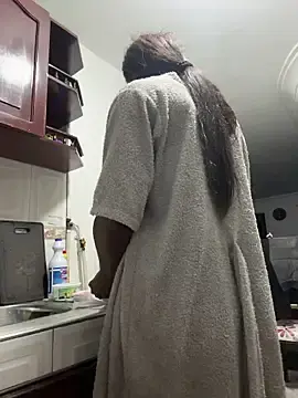 Stripchat Watch Live Sex Cams of sweetsarabig22cm