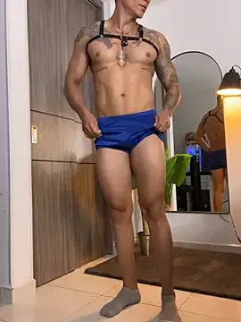 Stripchat Nude Webcam of muscle_boyhorny