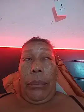 Stripchat Live Sex Cam of Ruby-Hot-Milf