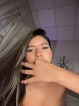 Stripchat Free Porn Cam of LolliePopsXXX