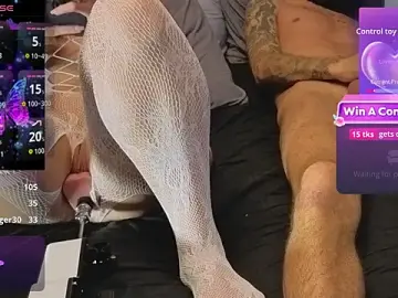 Stripchat Adult Webcam of MaskQueen7