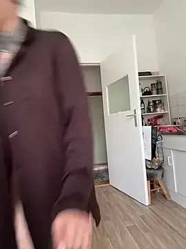 Stripchat Free Porn Cam of SkinnyLilly