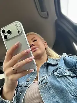 Stripchat Sex Cam of NewLale